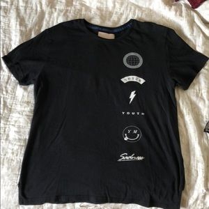 YOUTH MACHINE XL BLACK TEE
